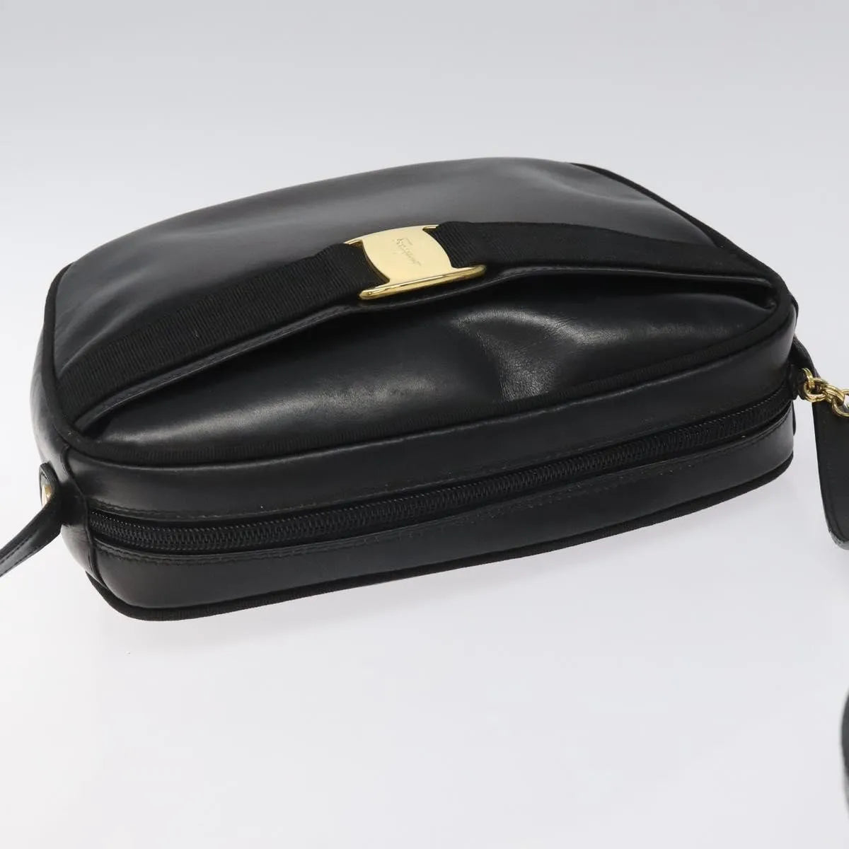 Salvatore Ferragamo Vara Bow camera Leather, Black, Leather, Shoulder Bag