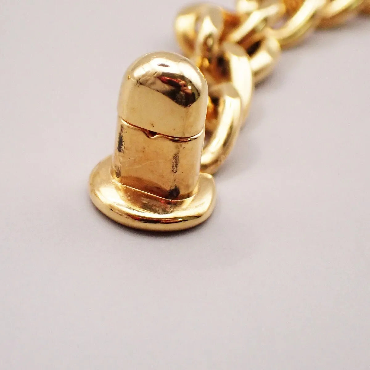 Chanel Vintage Turnlock Reissue Chain Metal, Gold, Gold Plated, Clutch