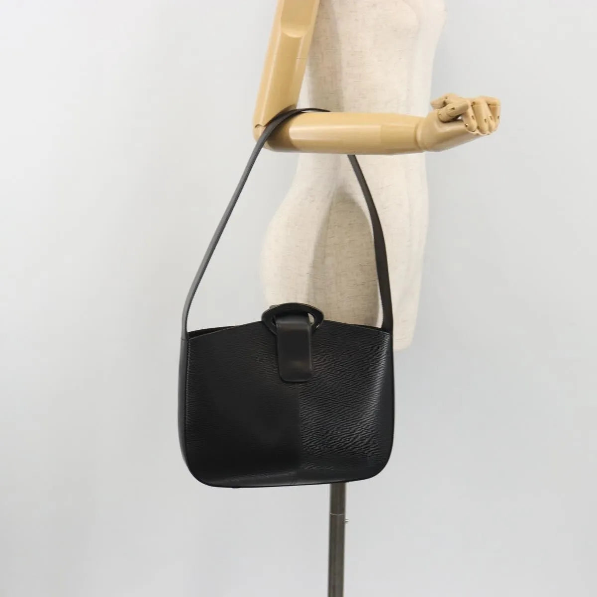 Louis Vuitton Reverie Epi Leather, Black, Leather, Shoulder Bag