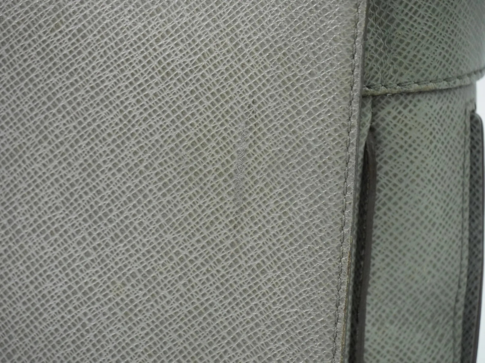 Louis Vuitton Roman Taiga Leather, Gray, Leather, Shoulder Bag