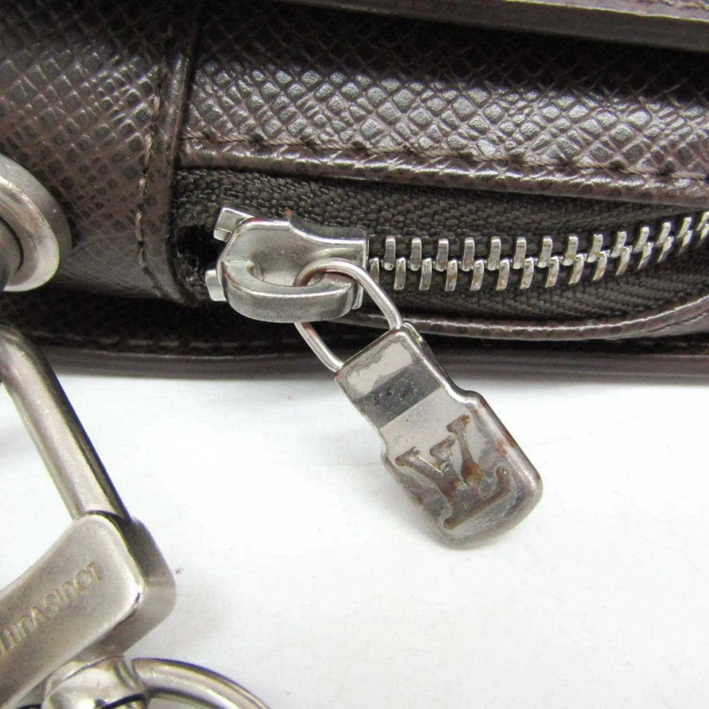 Louis Vuitton Pochette Baikal Clutch Taiga Leather, Gray, Leather, Clutch