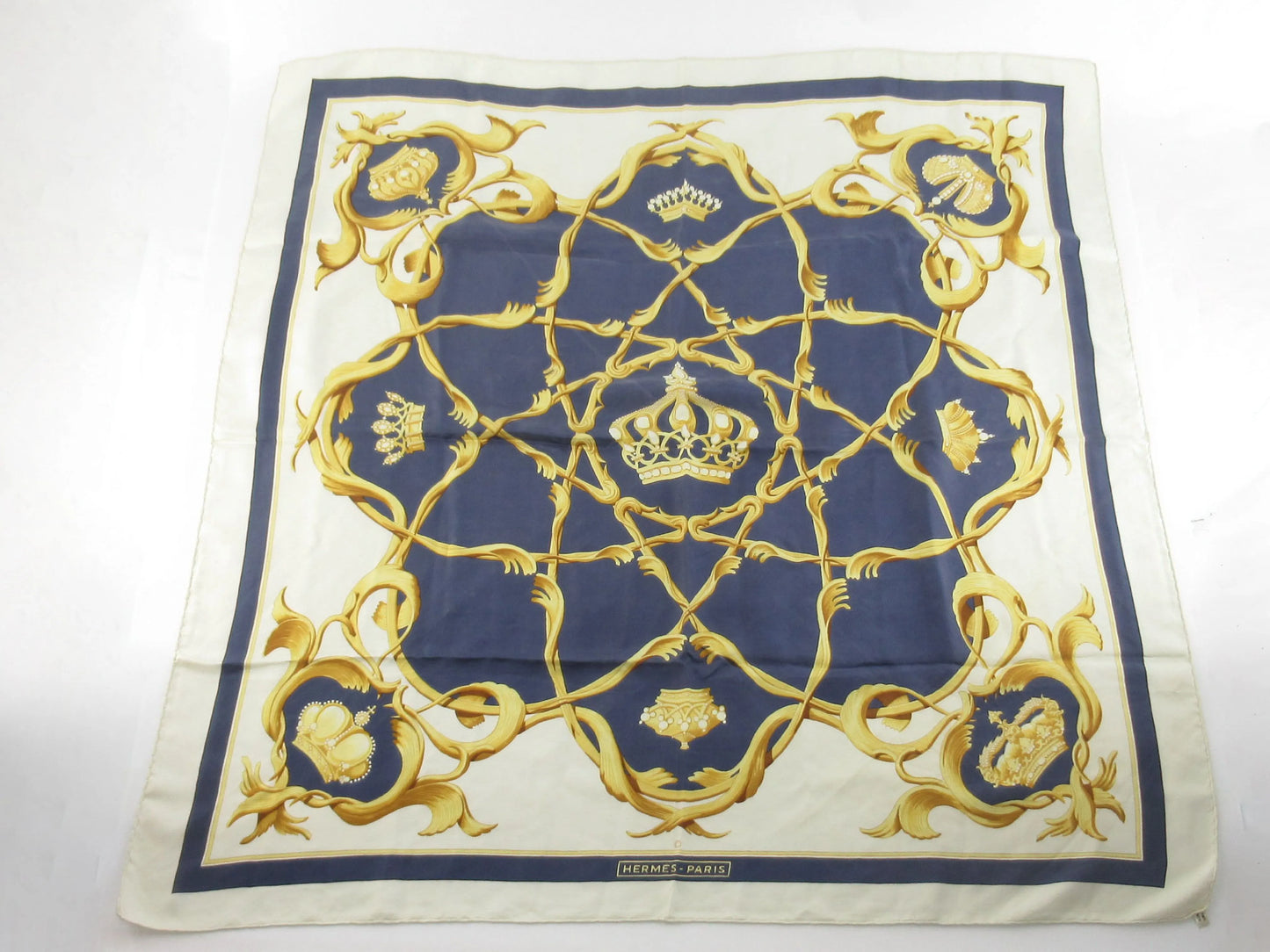 Hermes Carré 90 Silk multicolor, Multicolour, Silk, Scarf