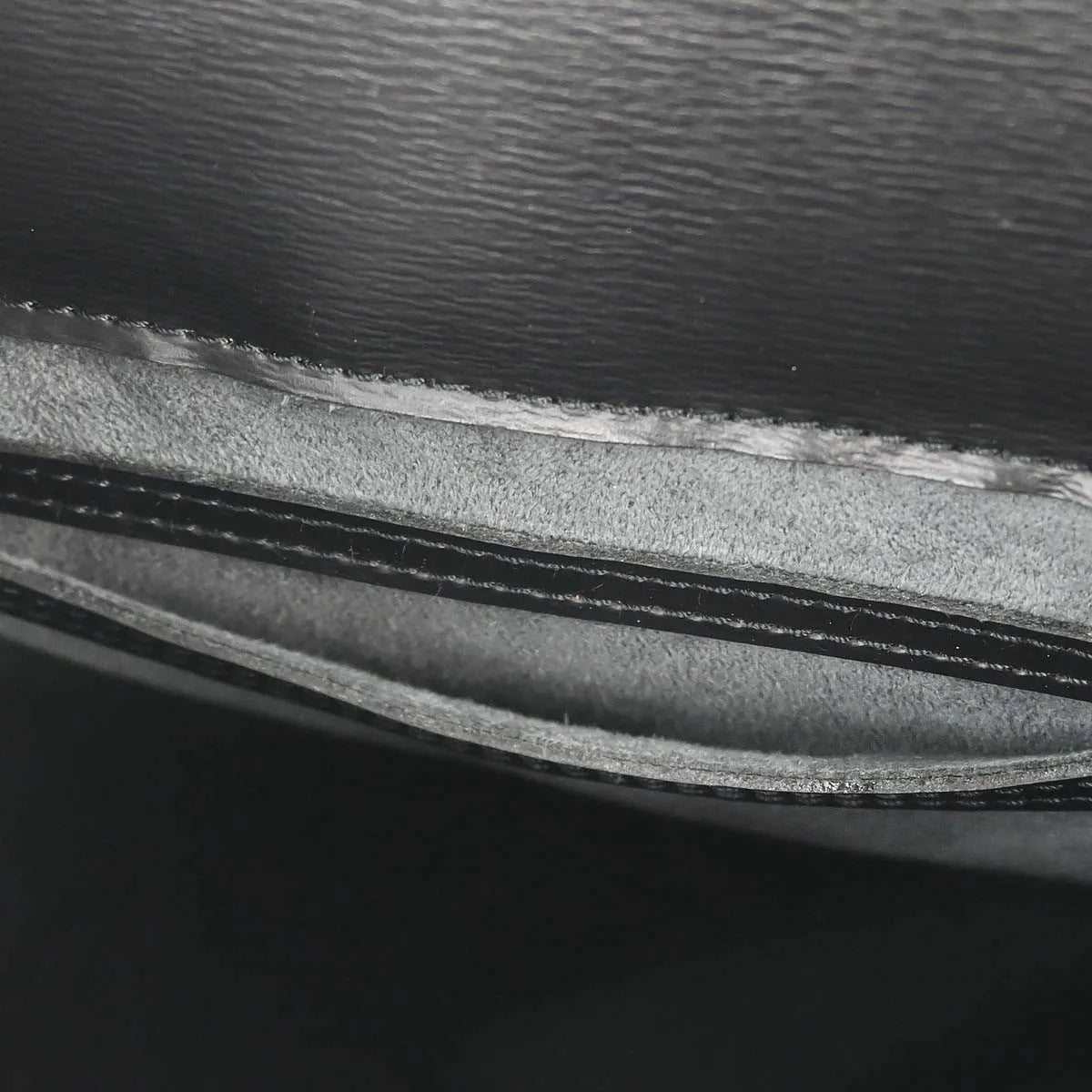 Louis Vuitton Cluny Leather, Black, Leather, Shoulder Bag
