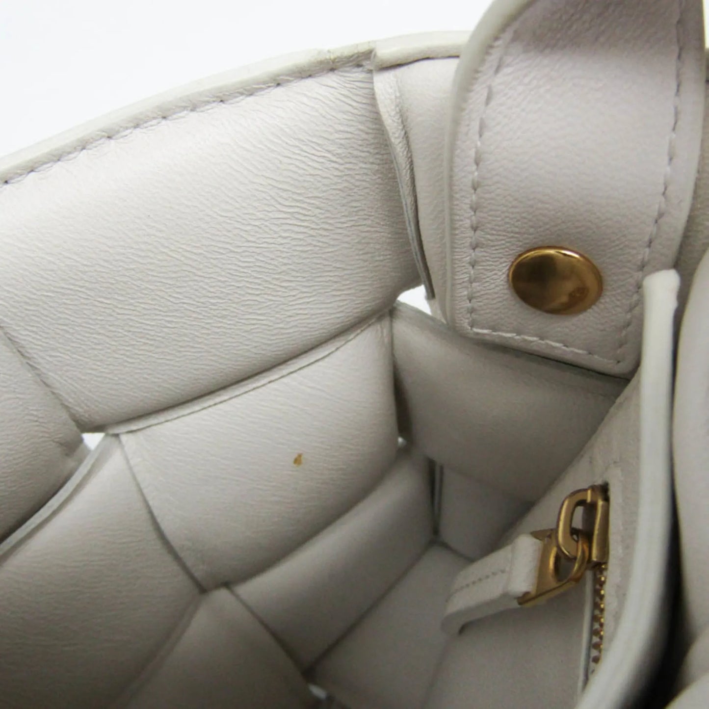 Bottega Veneta Cassette Chain Padded Maxi Intrecciato Leather, White, Leather, Shoulder Bag