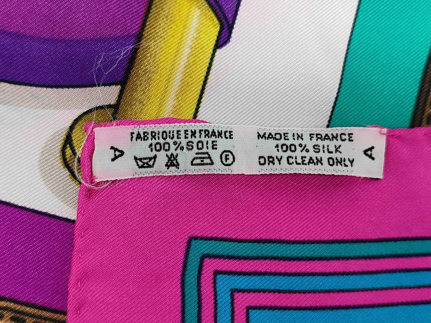 Hermes Carré 90 Silk multicolor, Multicolour, Silk, Scarf