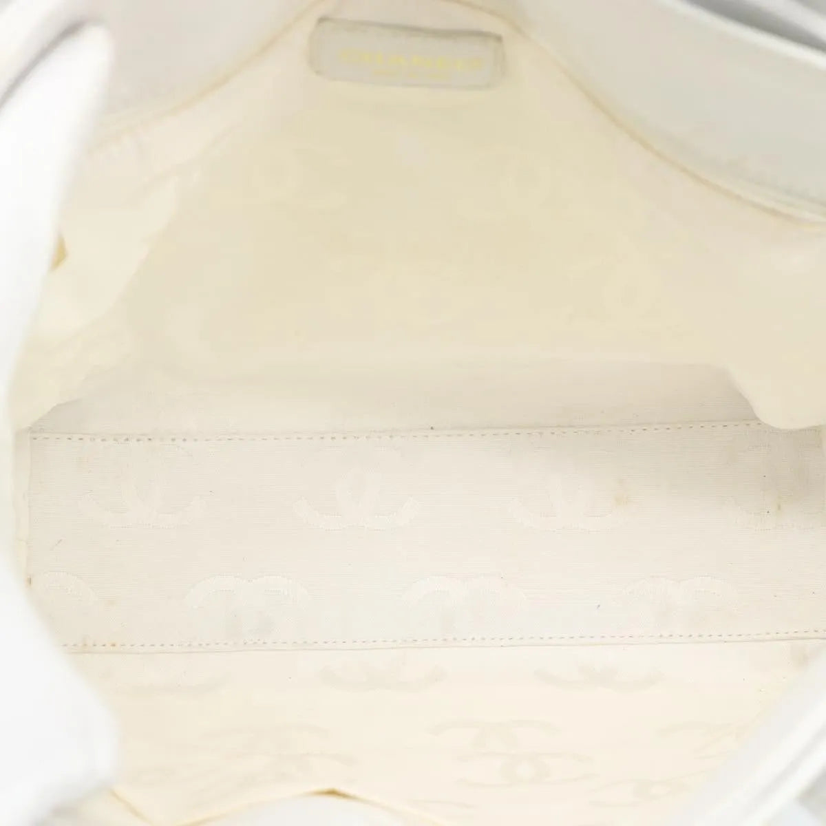 Chanel Surpique Tote Quilted Leather, White, Leather, Tote Bag