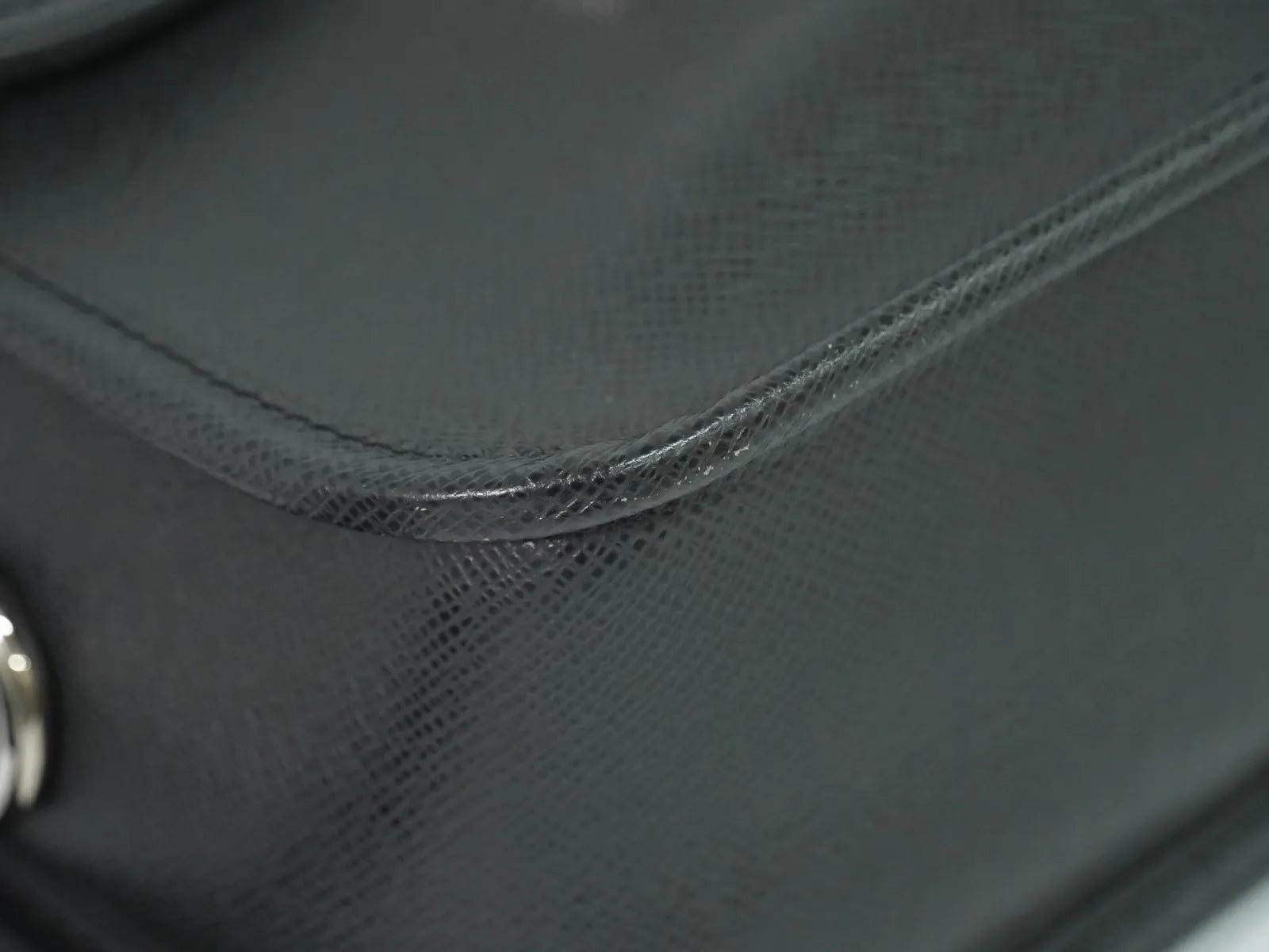 Louis Vuitton Alexei Messenger Taiga Leather, Black, Leather, Shoulder Bag