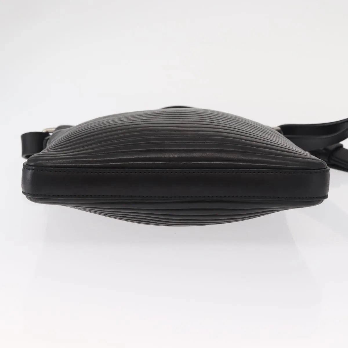 Salvatore Ferragamo Gancini Leather, Black, Leather, Shoulder Bag