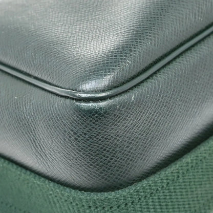 Louis Vuitton Reporter Taiga Leather, Green, Leather, Shoulder Bag