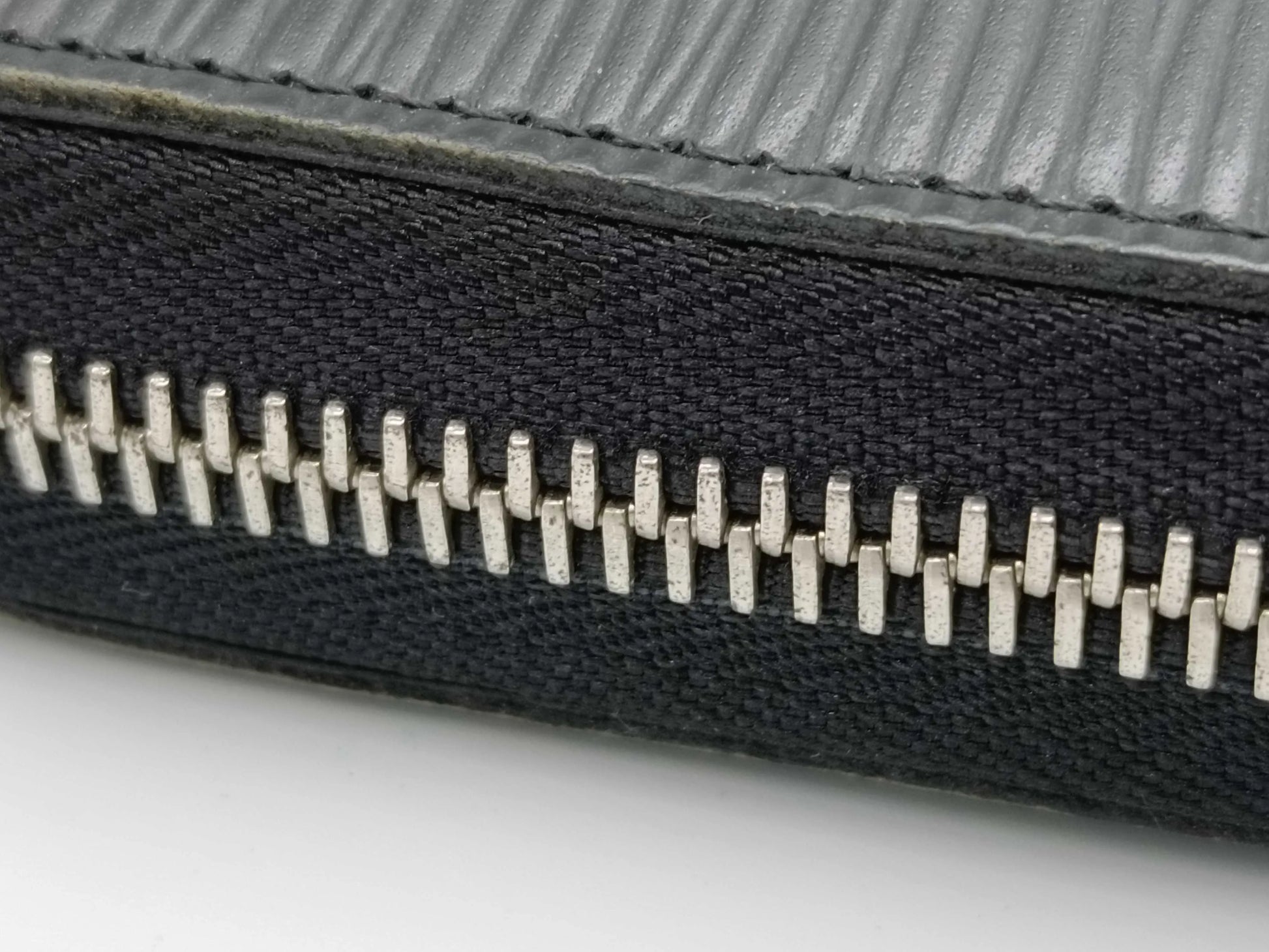 Louis Vuitton Zippy Wallet NM Epi Leather, Black, Leather, Wallet