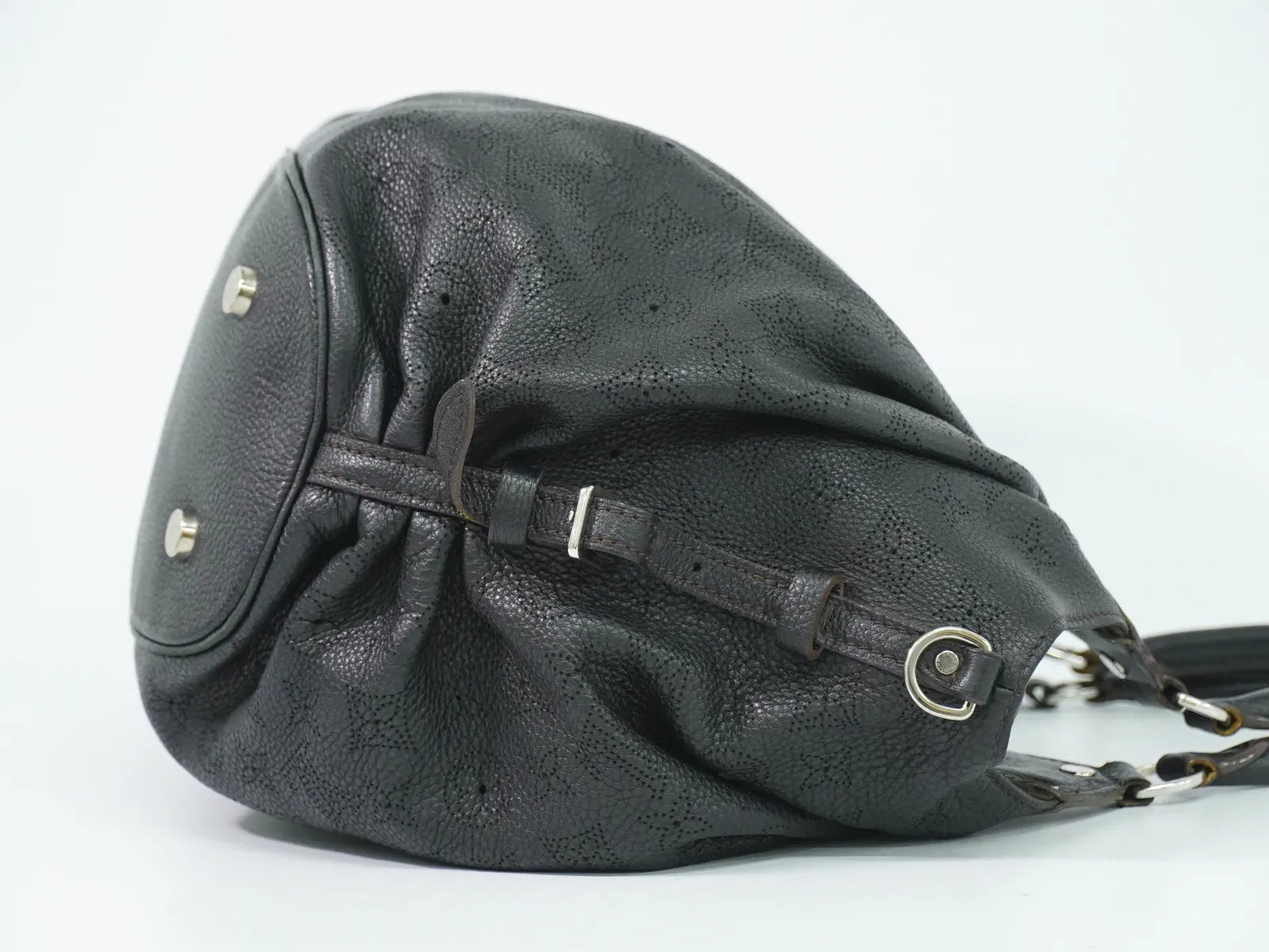 Louis Vuitton L Hobo Mahina Leather, Black, Leather, Shoulder Bag