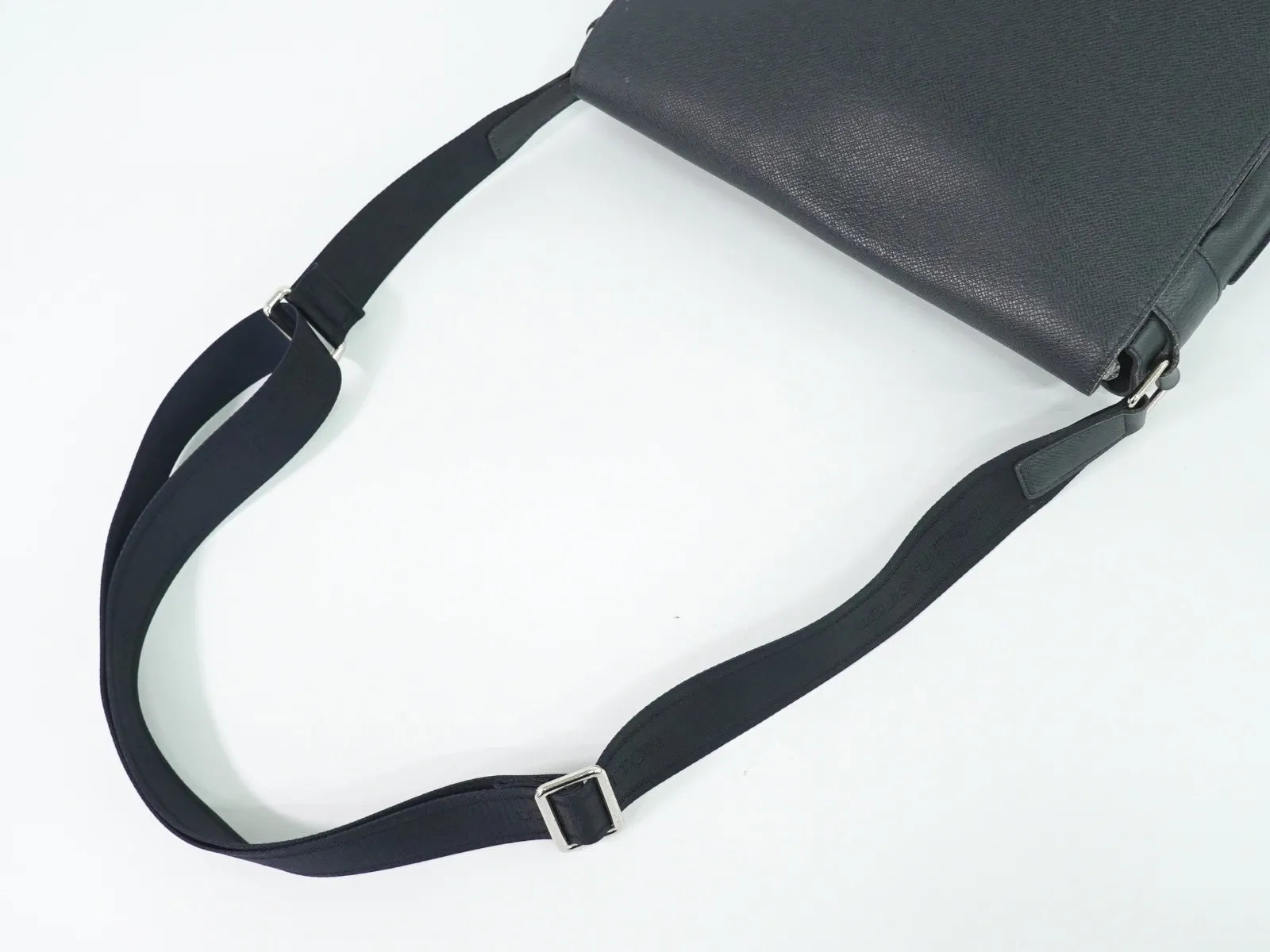 Louis Vuitton Roman Taiga Leather, Navy, Leather, Shoulder Bag