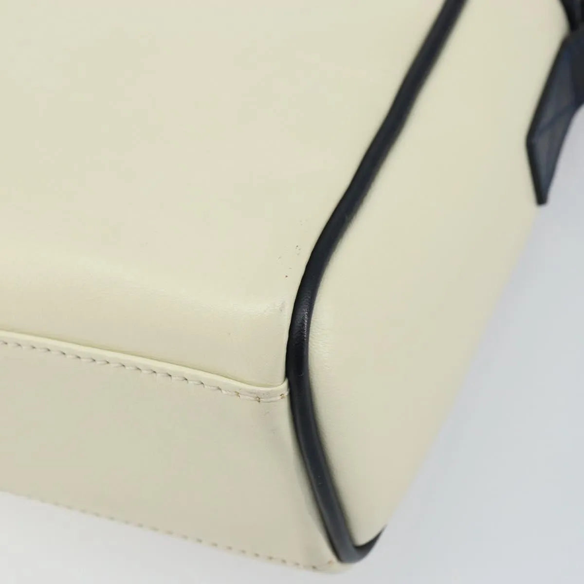 Burberry Vintage Leather, White, Leather, Shoulder Bag