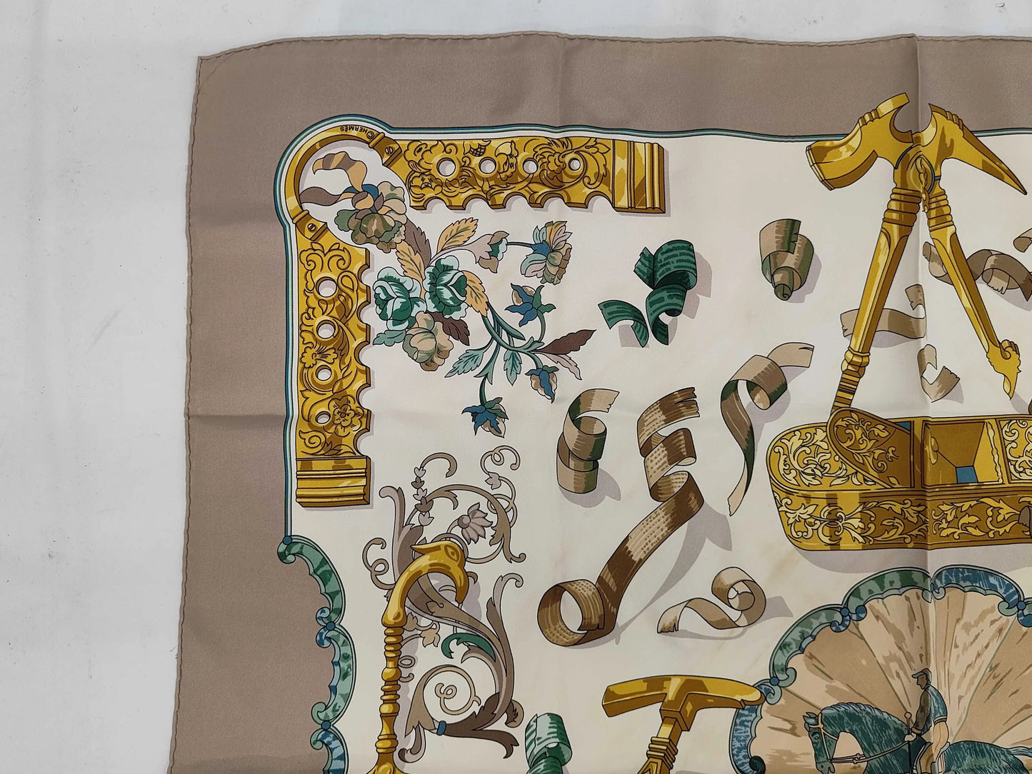 Hermes Carré 90 Silk multicolor, Multicolour, Silk, Scarf