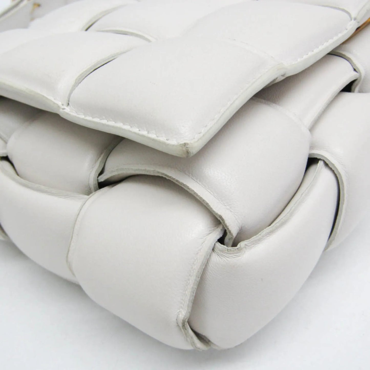 Bottega Veneta Cassette Chain Padded Maxi Intrecciato Leather, White, Leather, Shoulder Bag