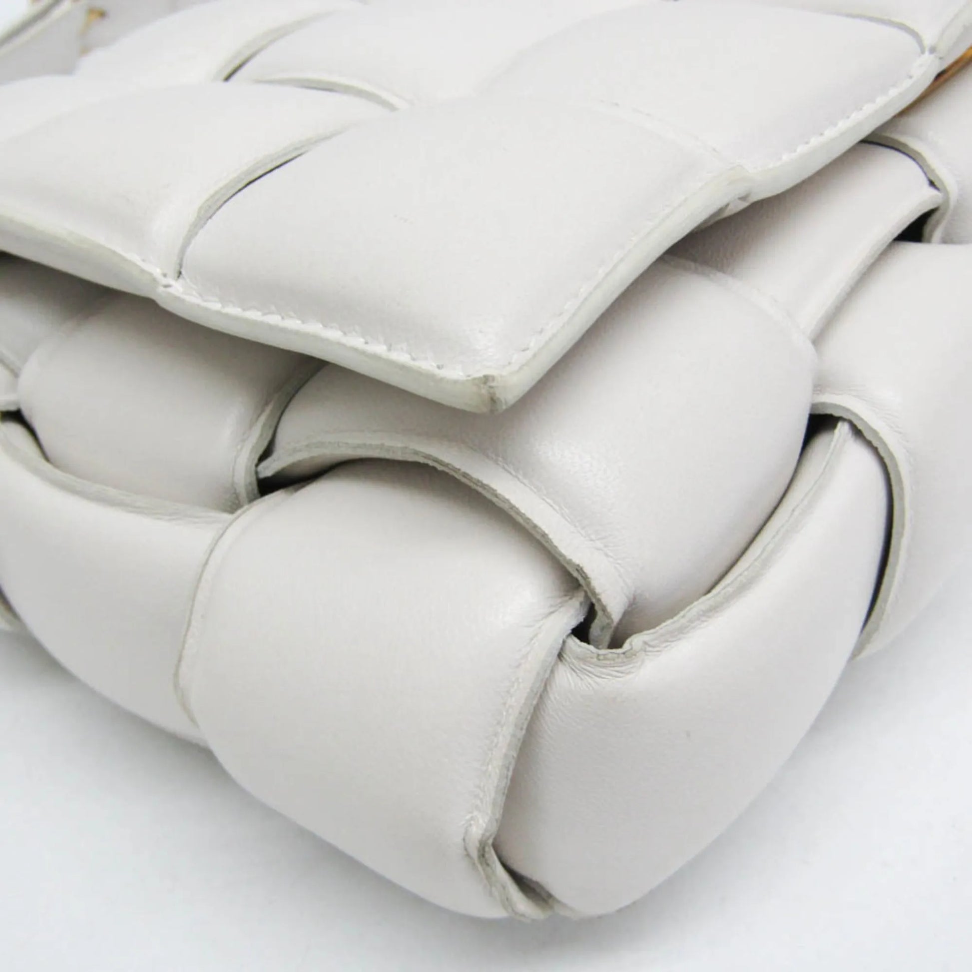 Bottega Veneta Cassette Chain Padded Maxi Intrecciato Leather, White, Leather, Shoulder Bag