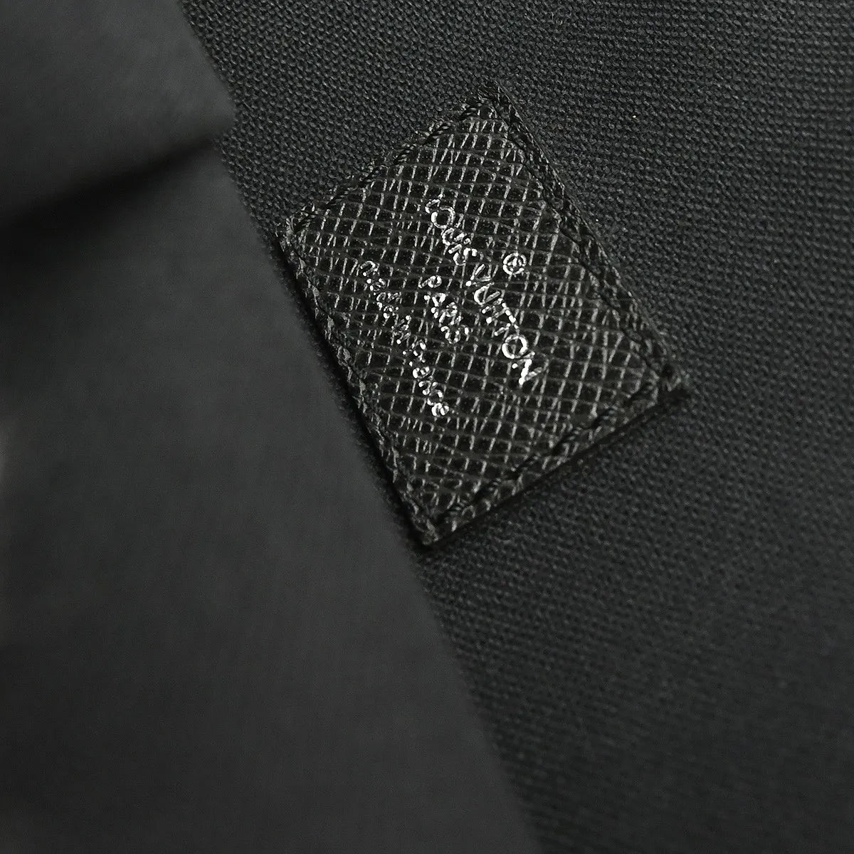 Louis Vuitton Dimitri Messenger Taiga Leather, Black, Leather, Shoulder Bag