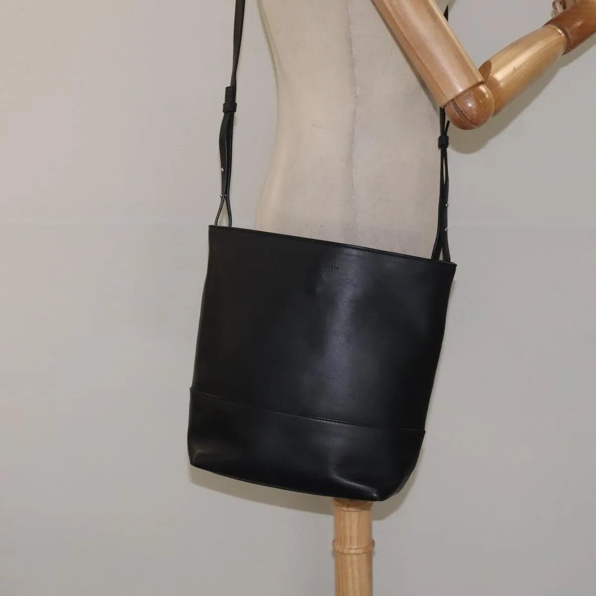 Bottega Veneta Vintage Leather, Black, Leather, Shoulder Bag