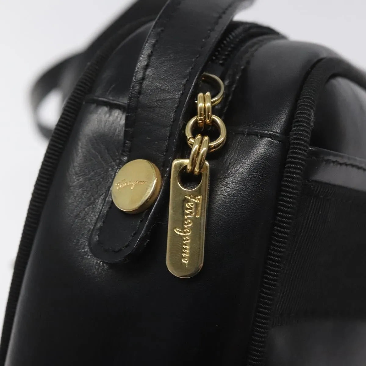 Salvatore Ferragamo Vara Bow camera Leather, Black, Leather, Shoulder Bag