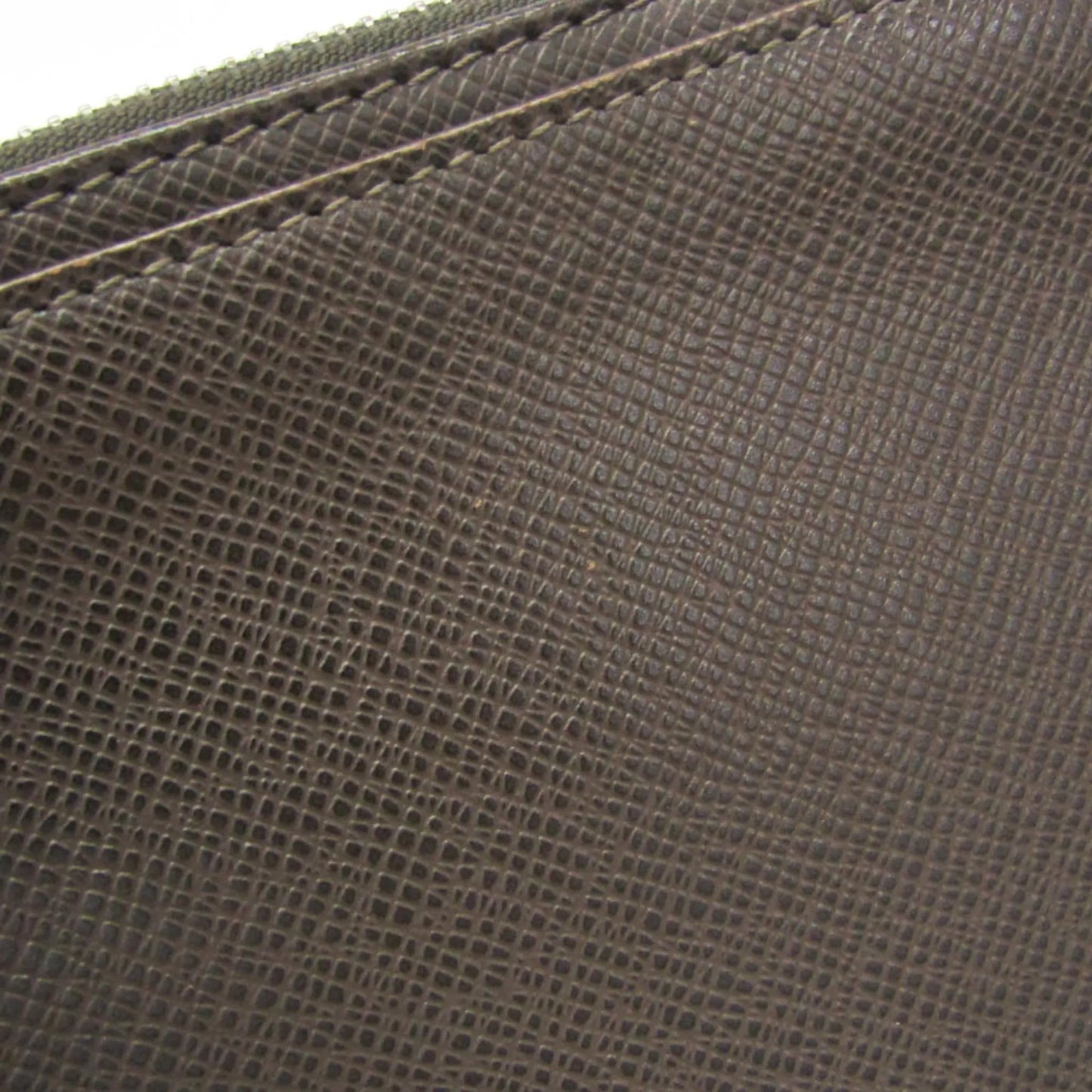 Louis Vuitton Pochette Baikal Clutch Taiga Leather, Gray, Leather, Clutch