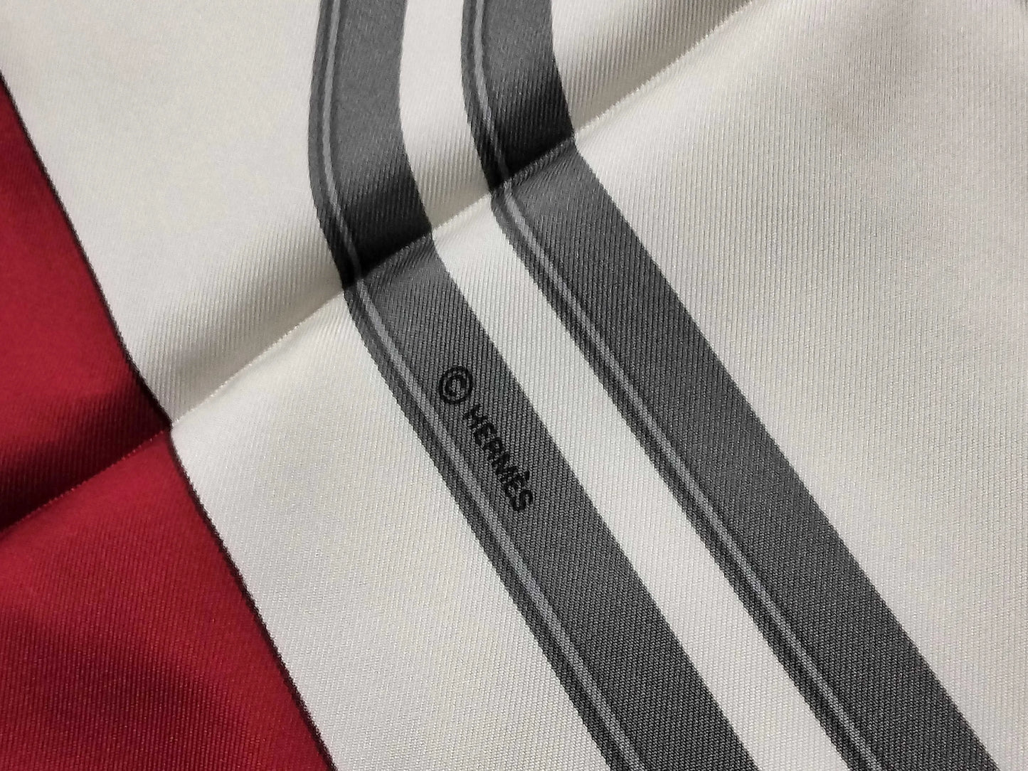 Hermes Carré 90 Silk multicolor, Red, Silk, Scarf
