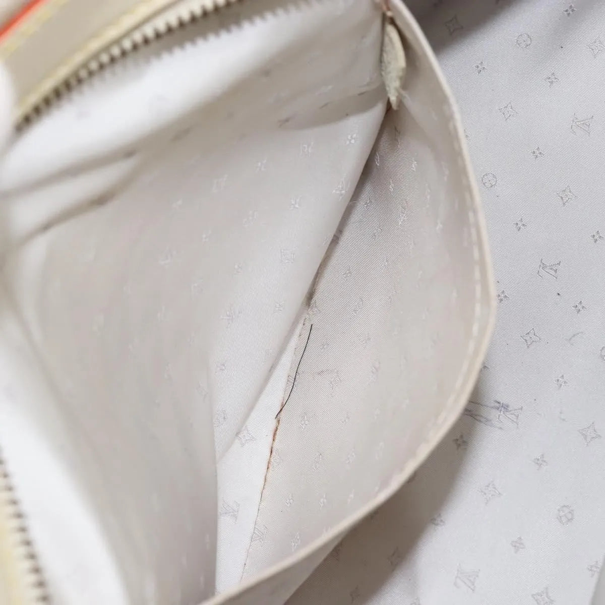 Louis Vuitton Suhali Le Radieux Leather, White, Leather, Handbag