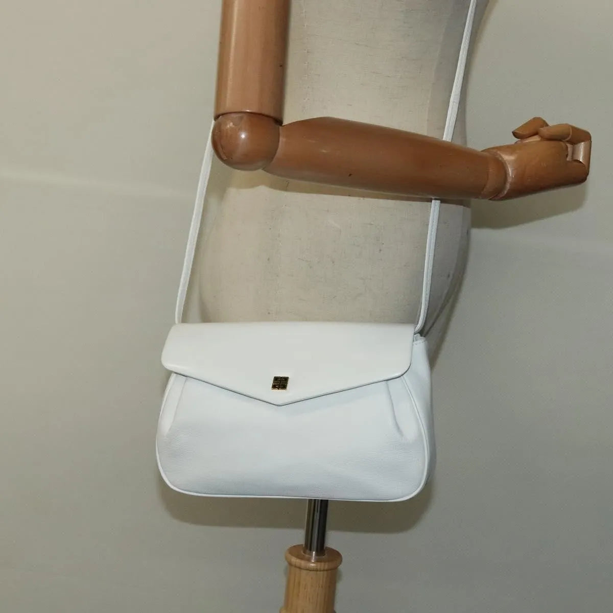 Givenchy Vintage 4G Leather, White, Leather, Shoulder Bag