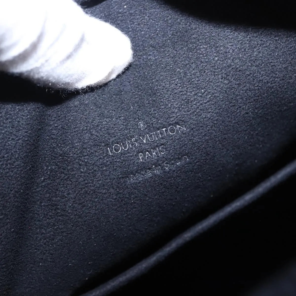 Louis Vuitton Clarkson Messenger Monogram Differ Leather, Black, Leather, Shoulder Bag