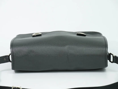Louis Vuitton Alexei Messenger Taiga Leather, Black, Leather, Shoulder Bag