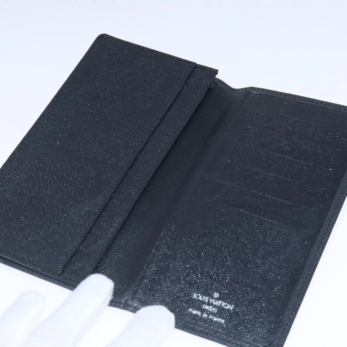 Louis Vuitton Porte Cartes Taiga Leather, Gray, Leather, Wallet
