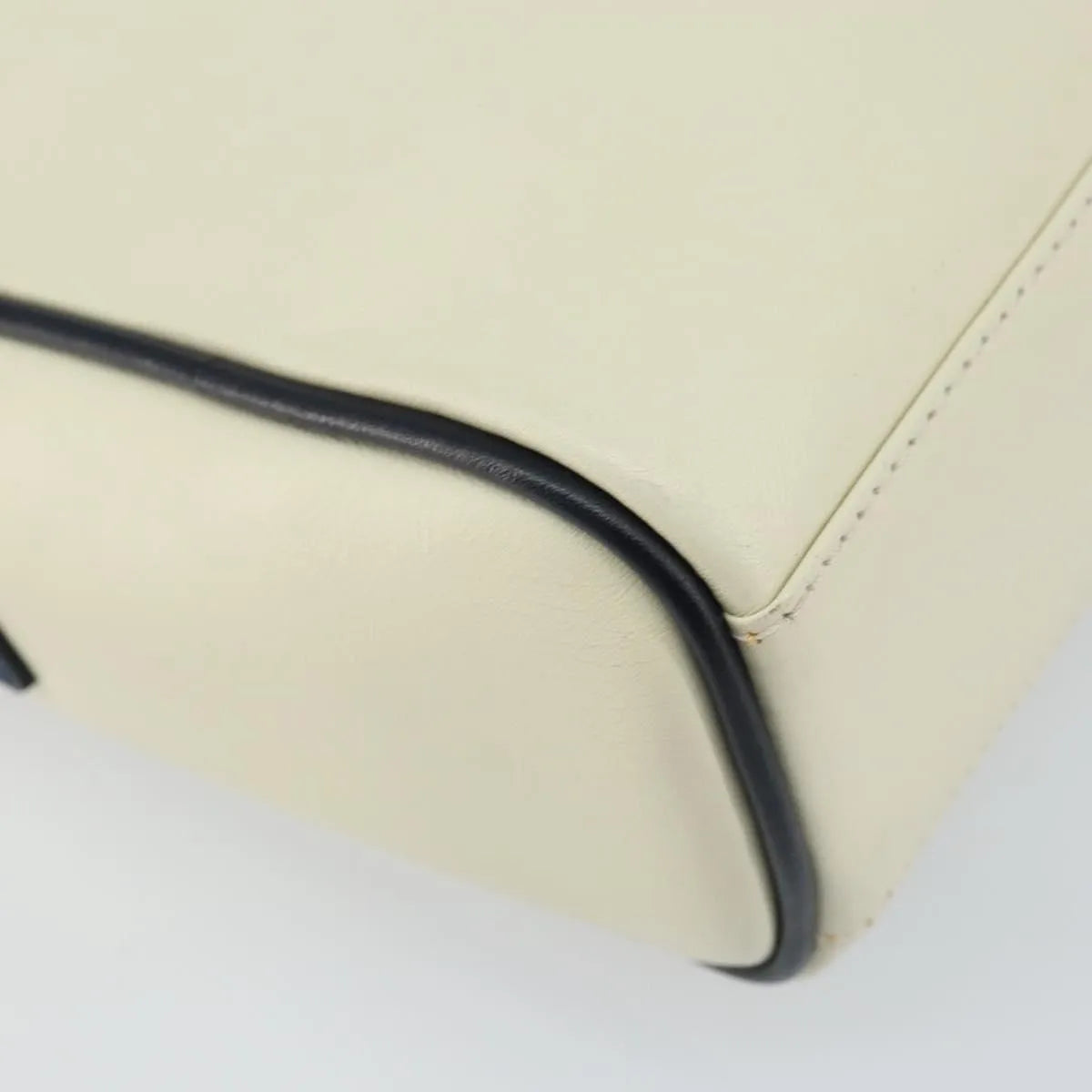 Burberry Vintage Leather, White, Leather, Shoulder Bag