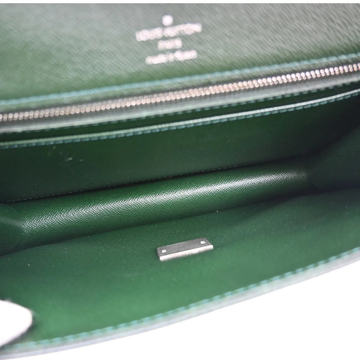 Louis Vuitton Selenga Pochette Taiga Leather, Green, Leather, Clutch