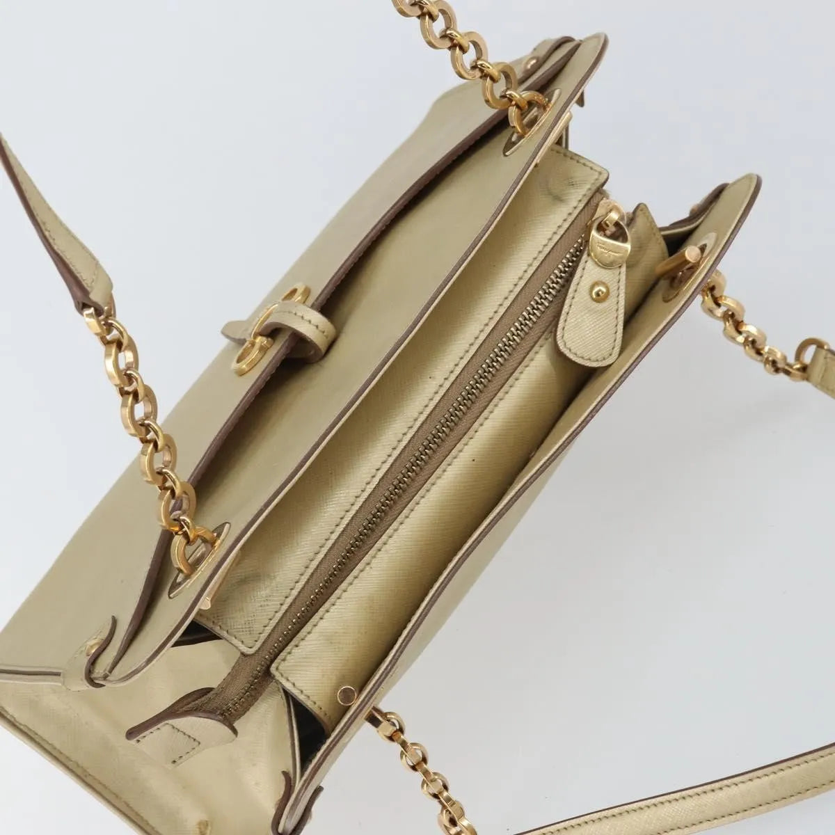 Salvatore Ferragamo Gancini Leather, Gold, Leather, Shoulder Bag