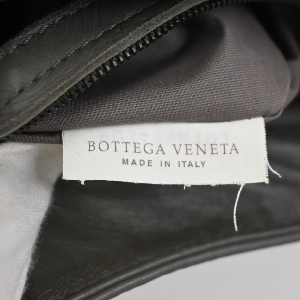 Bottega Veneta Flat Messenger Intrecciato Nappa, Gray, Leather, Shoulder Bag