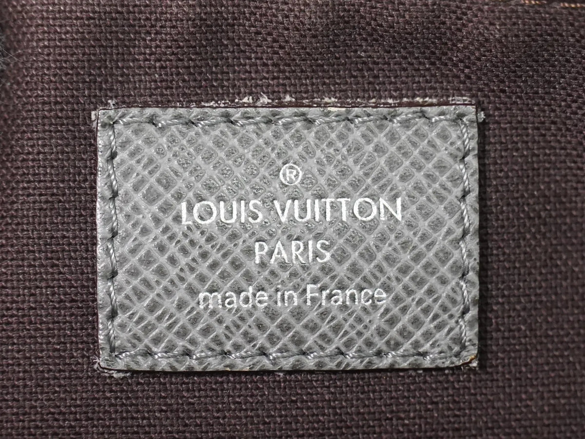 Louis Vuitton Roman Taiga Leather, Gray, Leather, Shoulder Bag