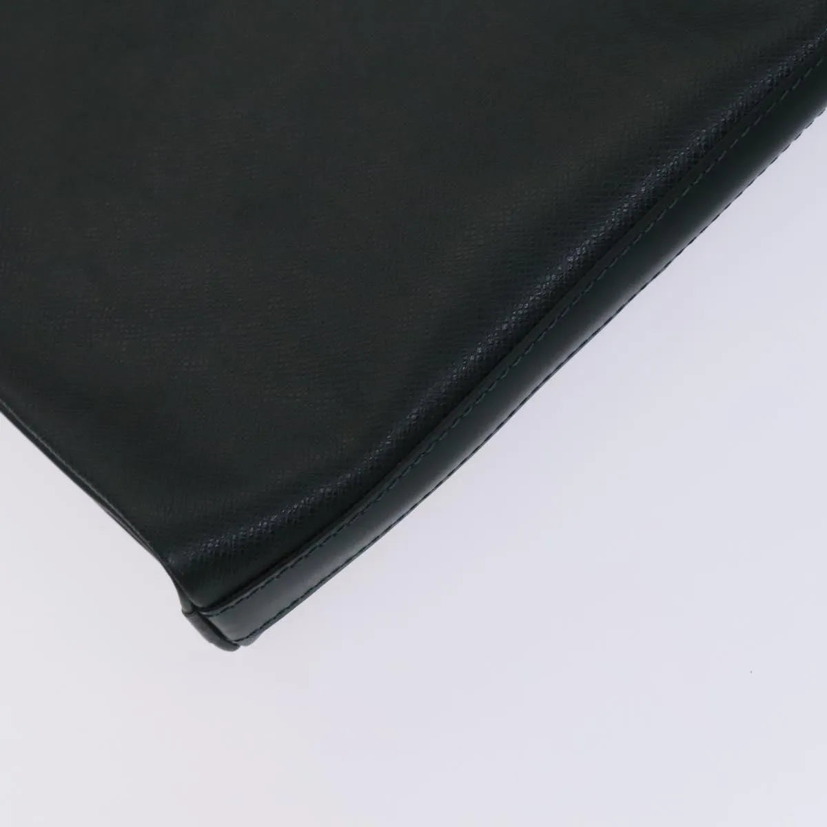 Louis Vuitton Garment Cover Taiga Leather, Other, Leather, Travel Bag