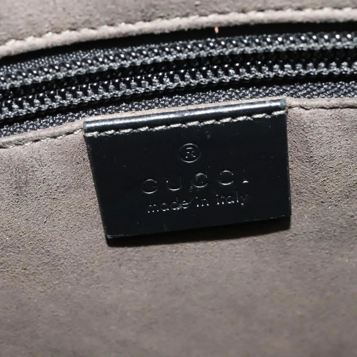 Gucci Signature Zip Messenger Guccissima Leather, Black, Leather, Shoulder Bag