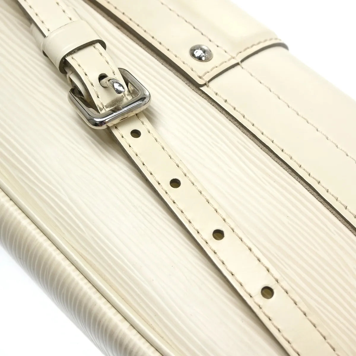 Louis Vuitton Montaigne Epi, White, Leather, Handbag