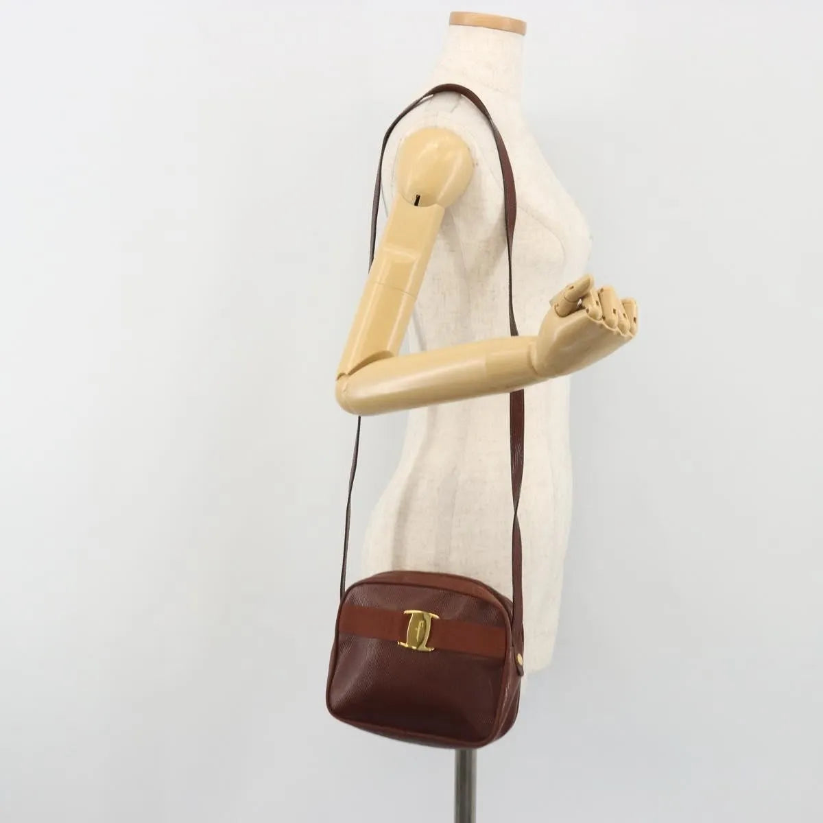 Salvatore Ferragamo Vara Bow camera Leather, Brown, Leather, Shoulder Bag
