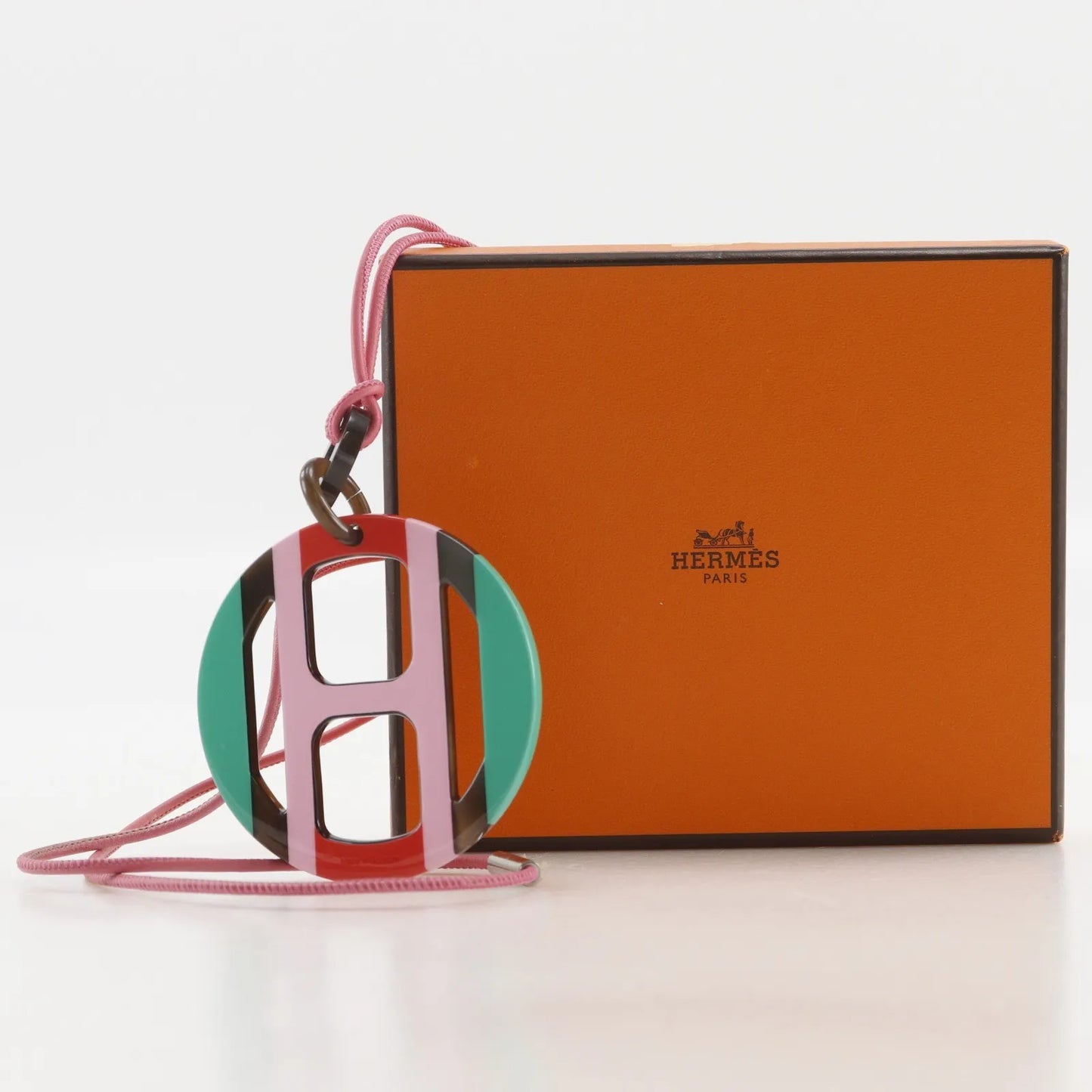 Hermes Necklace Buffalo Horn and Horn, Pink, Horn, Necklace