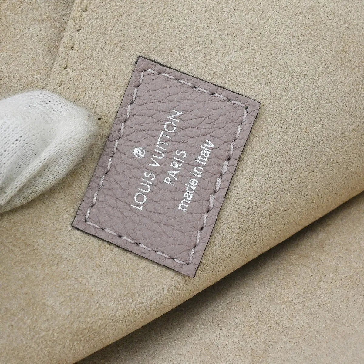 Louis Vuitton Zip Around Pochette Jour Leather, Beige, Calfskin, Clutch