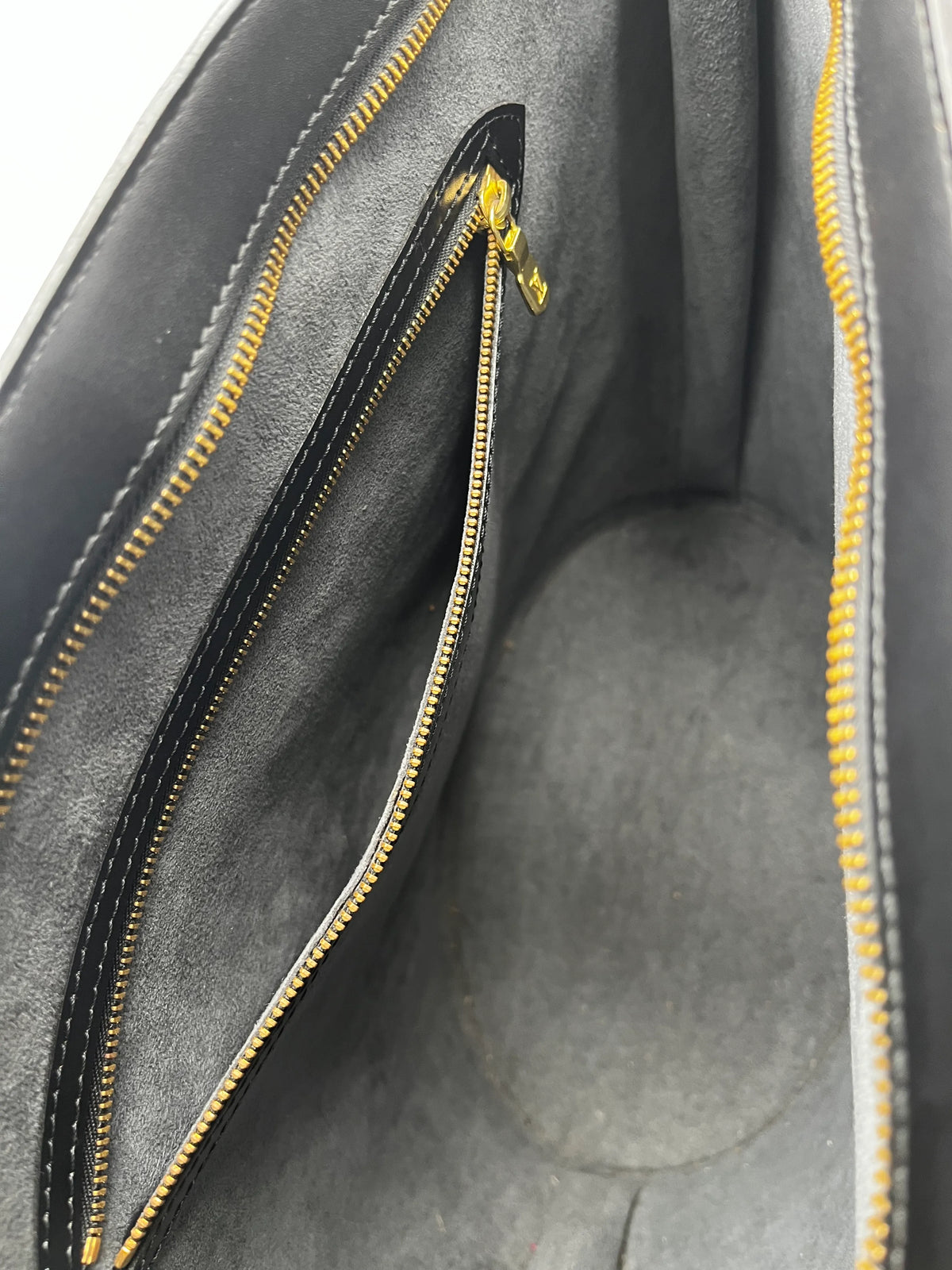 Louis Vuitton Saint Jacques Epi Leather, Black, Leather, Handbag