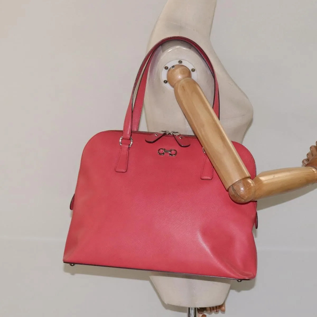 Salvatore Ferragamo Gancini Leather, Pink, Leather, Handbag