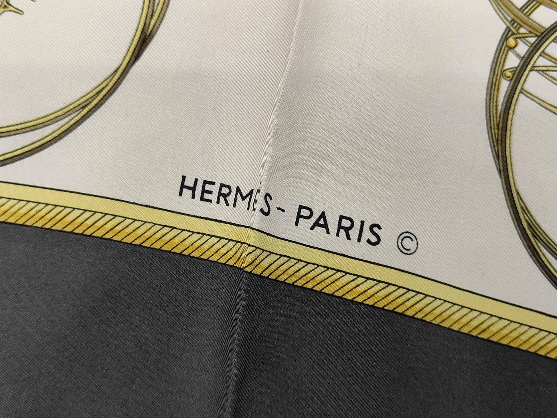 Hermes Carré 90 Silk multicolor, Multicolour, Silk, Scarf