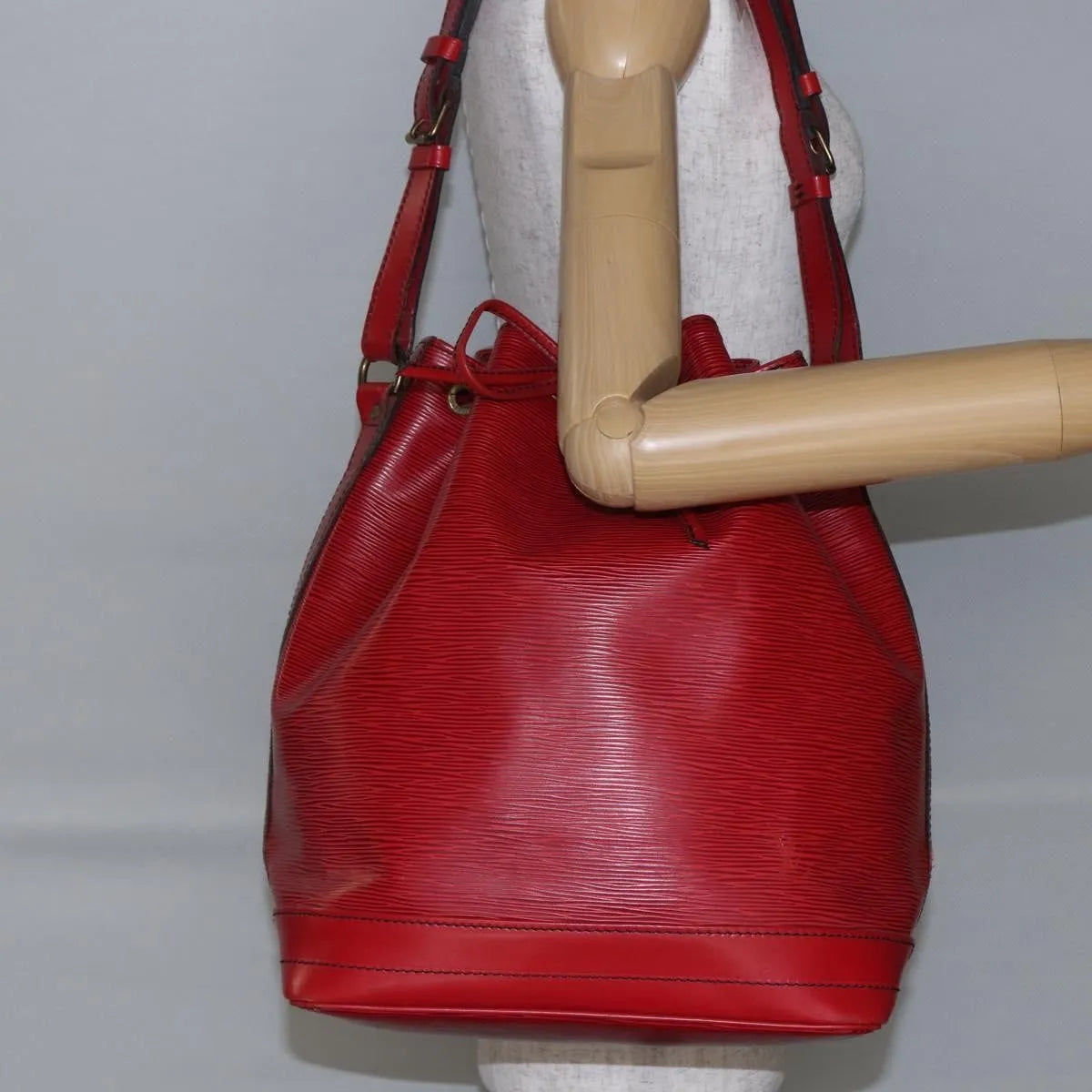 Louis Vuitton Petit Noe NM Epi Leather, Red, Leather, Shoulder Bag