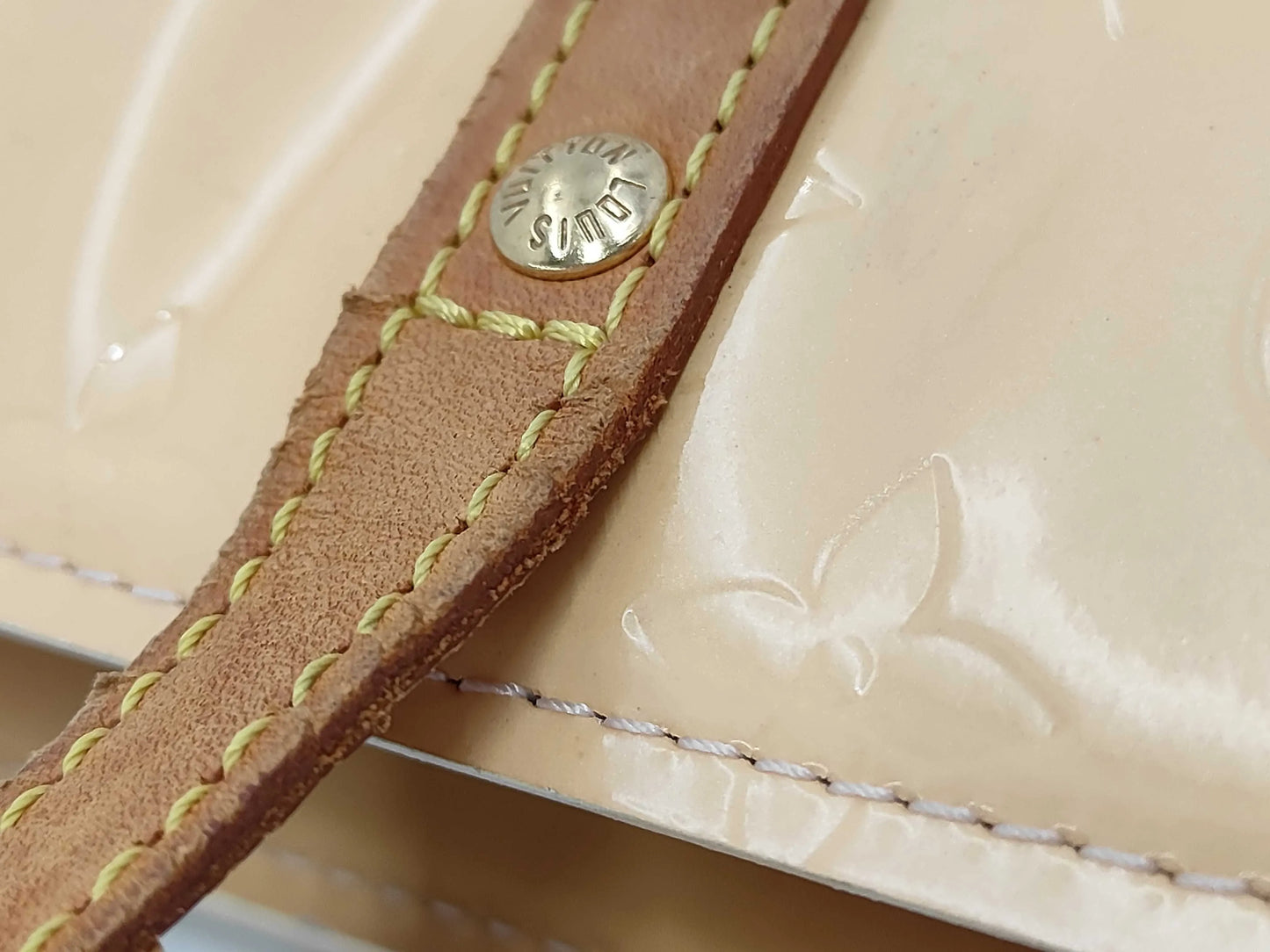 Louis Vuitton Reade Monogram Vernis, Beige, Canvas, Handbag
