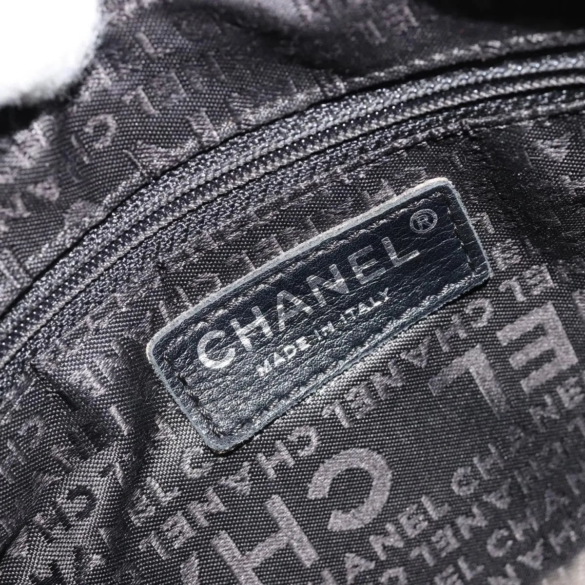Chanel CC Shoulder Bag Leather, Black, Leather, Handbag