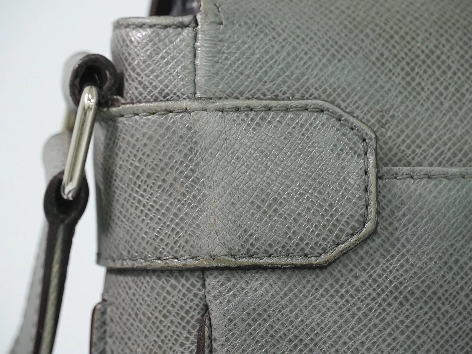 Louis Vuitton Roman Taiga Leather, Gray, Leather, Shoulder Bag
