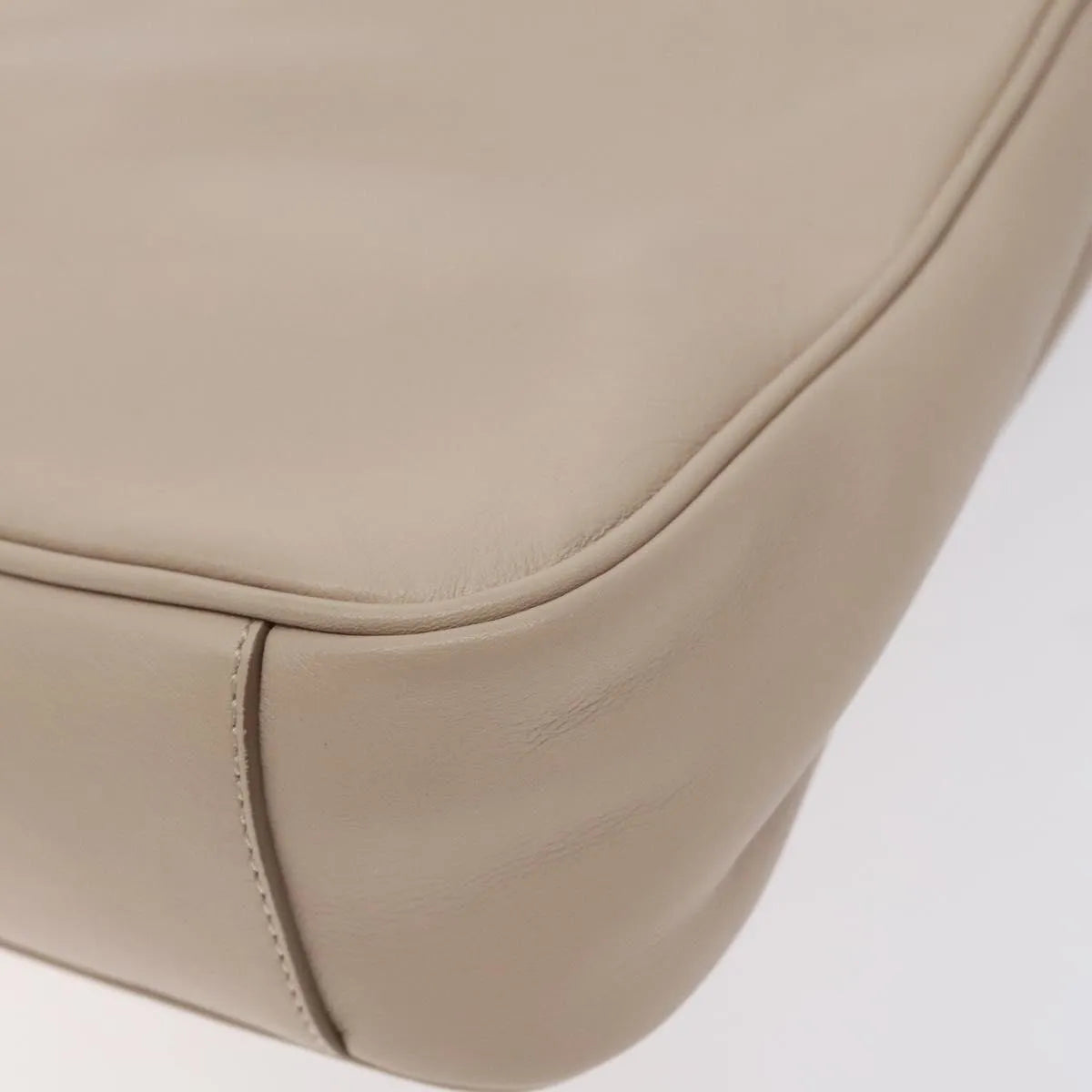 Salvatore Ferragamo Gancini Chain Leather, Beige, Leather, Shoulder Bag
