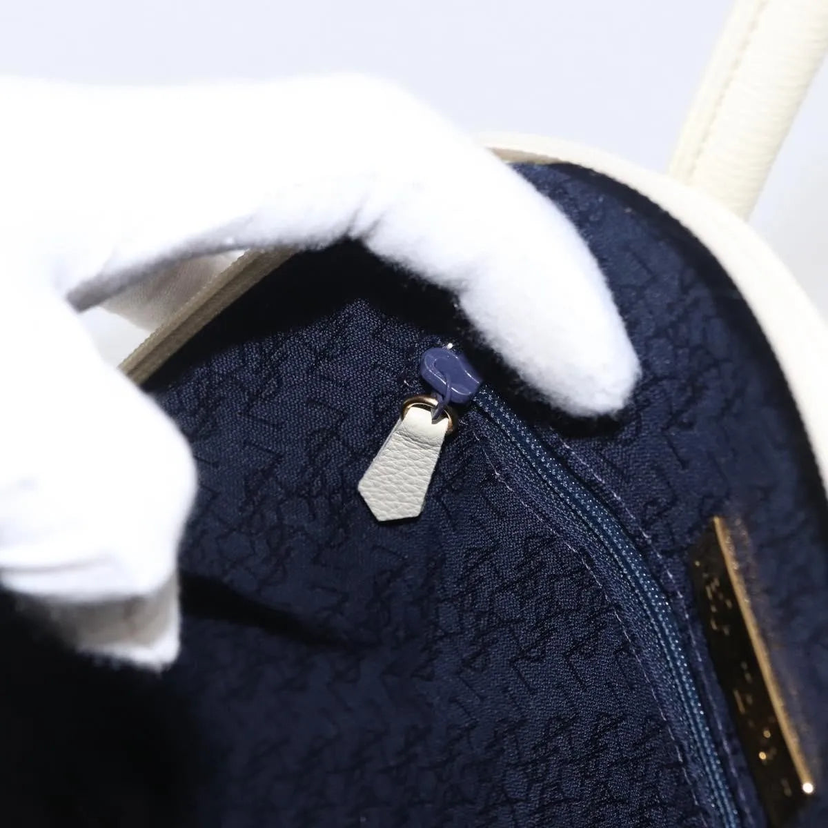Saint Laurent Vintage handbag Leather, White, Leather, Handbag
